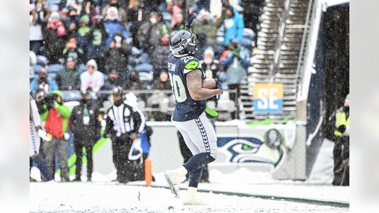 Snow is cleared at Seattle's Lumen Field ahead of Bears vs. Seahawks game