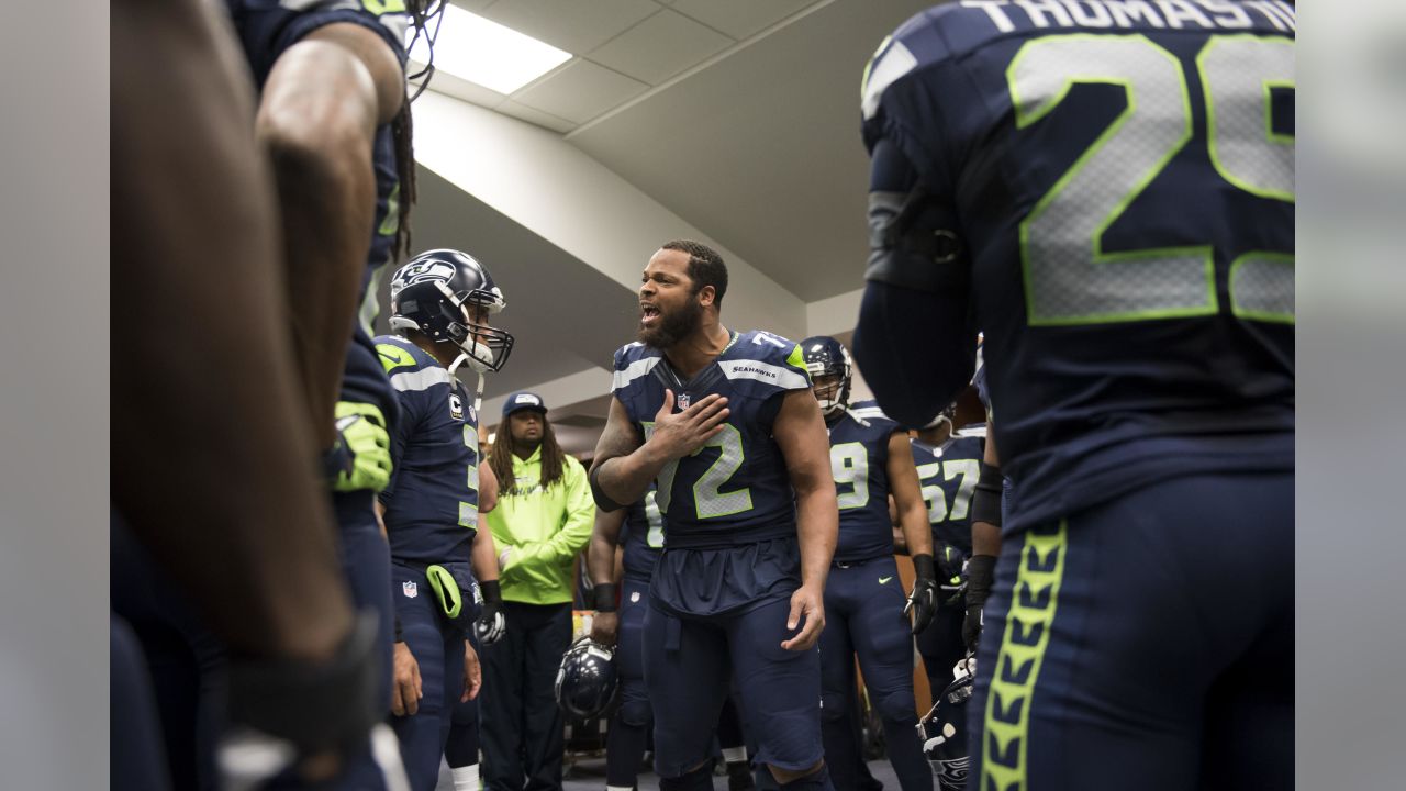 Michael Bennett tutors Seahawks defense Zach Charbonnet back