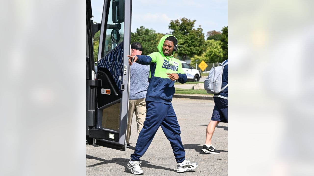 The #Seahawks elevated CB Artie Burns and LB Jon Rhattigan for Gameday  tomorrow against the #Lions! OT Jason Peters was NOT…