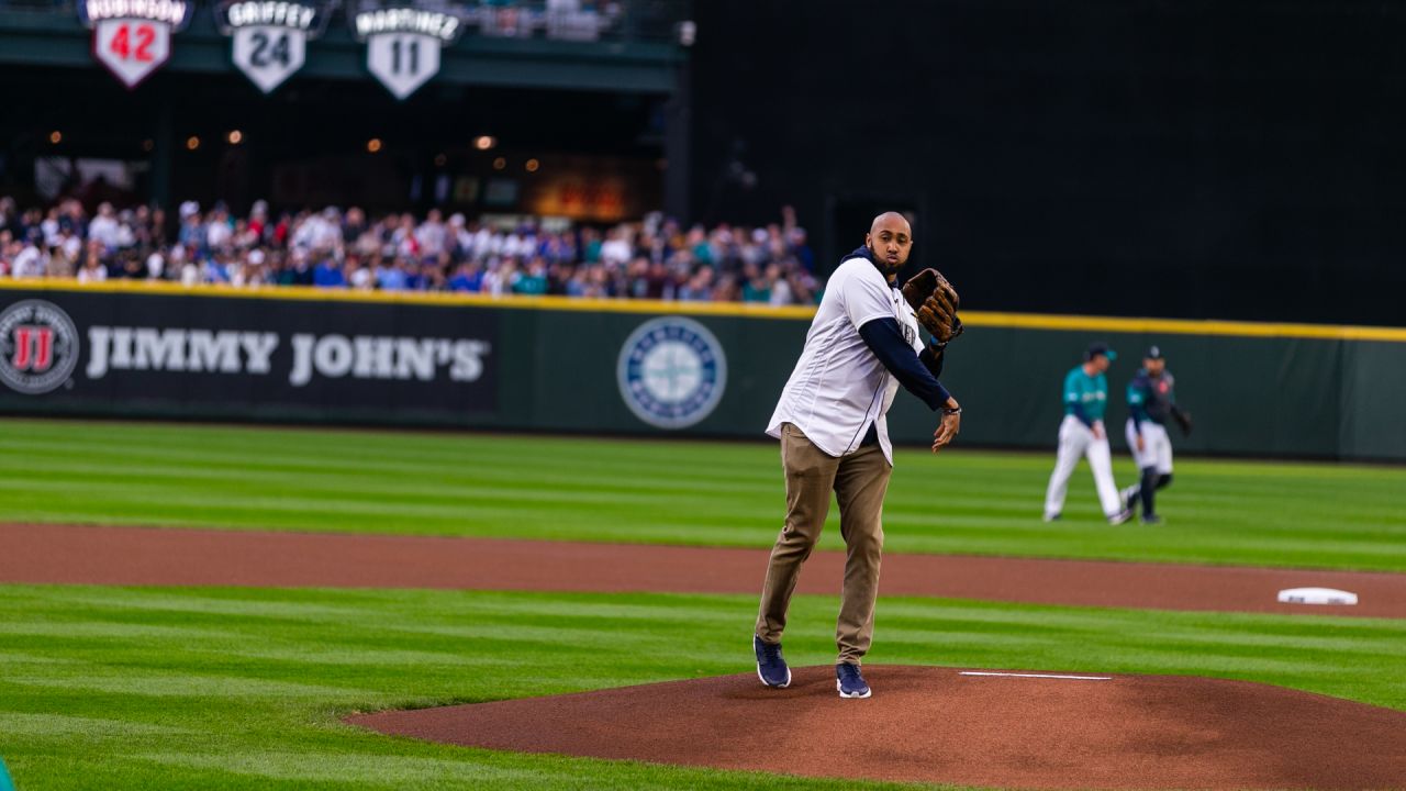 Mariner Dads Catch Their Kids' First Pitches, The most adorable first  pitches 🥹 #FathersDay, By Seattle Mariners