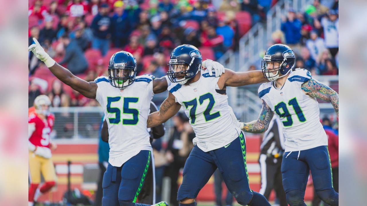 PHOTOS: Marshawn Lynch And Other Seahawks Legends Attend Seattle Kraken Game