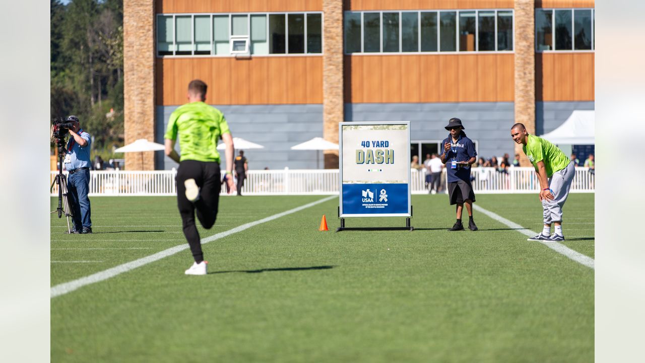 Seahawks training camp: WRs and CBs spar, plus more notes from Day 1 in  pads - The Athletic