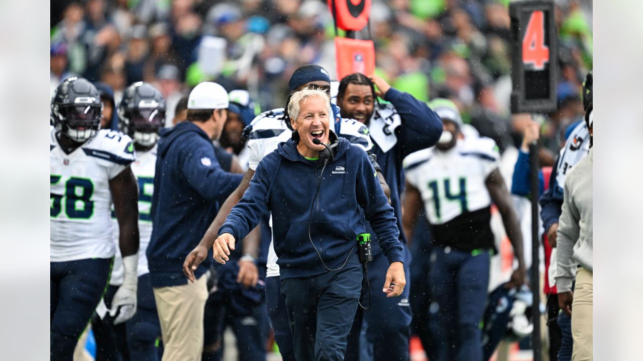 Seattle Seahawks Top Carolina Panthers After Offense Explodes in Second  Half - Sports Illustrated Seattle Seahawks News, Analysis and More