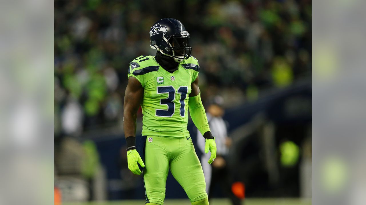 Seahawks Linebacker Bobby Wagner And Safety Kam Chancellor Unveiled On NFL  Network's Top 100 Players Of 2017