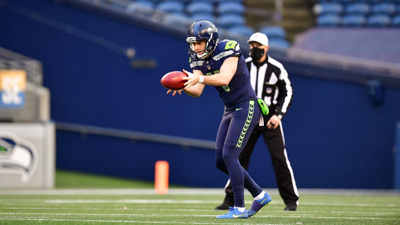 Seahawks Sign Punter Michael Dickson To Four-Year Contract Extension