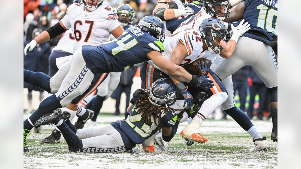 Instant Reaction: Bears Embarrass Dysfunctional Seahawks in 27-11 Preseason  Defeat - Sports Illustrated Seattle Seahawks News, Analysis and More