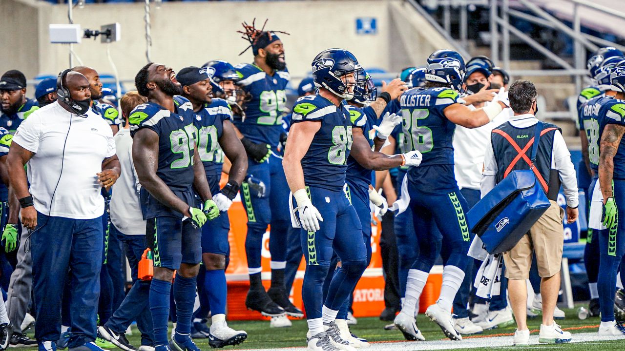 Second-year Seahawks DL L.J. Collier helped save the day on final play  against the Patriots - Field Gulls