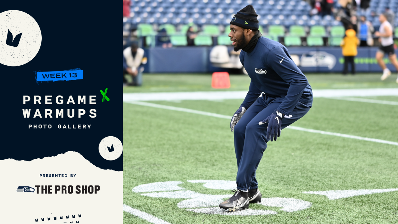 Rookie Seattle Seahawks wide receiver D'Wayne Eskridge (1) stands on the  field during NFL football practice Wednesday, July 28, 2021, in Renton,  Wash. (AP Photo/Ted S. Warren Stock Photo - Alamy