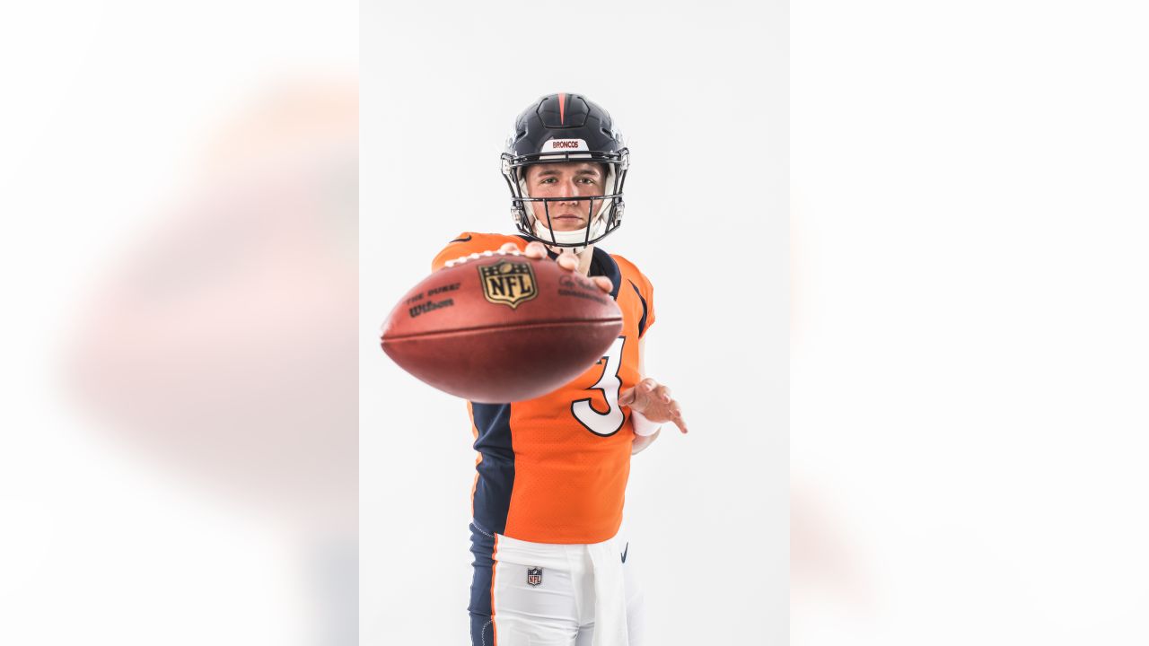 Drew Lock Changes Seahawks Jersey Number Out of 'Utmost Respect' for Russell  Wilson - Sports Illustrated Mile High Huddle: Denver Broncos News, Analysis  and More