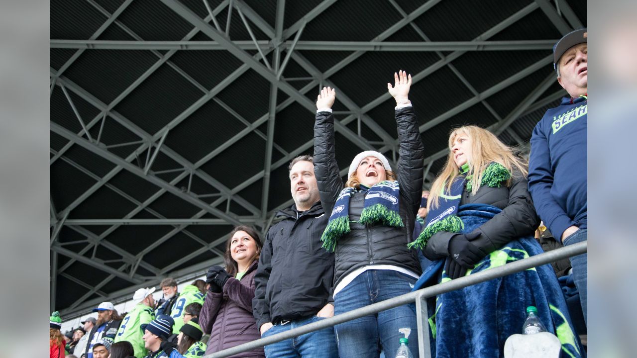 Doug Baldwin, Seahawks Pay Tribute To Richard Sherman With Touchdown  Celebration