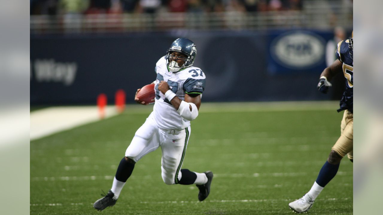 Seattle Seahawks - From his MVP season, to now the Seahawks Ring of Honor. Shaun  Alexander is an absolute legend.