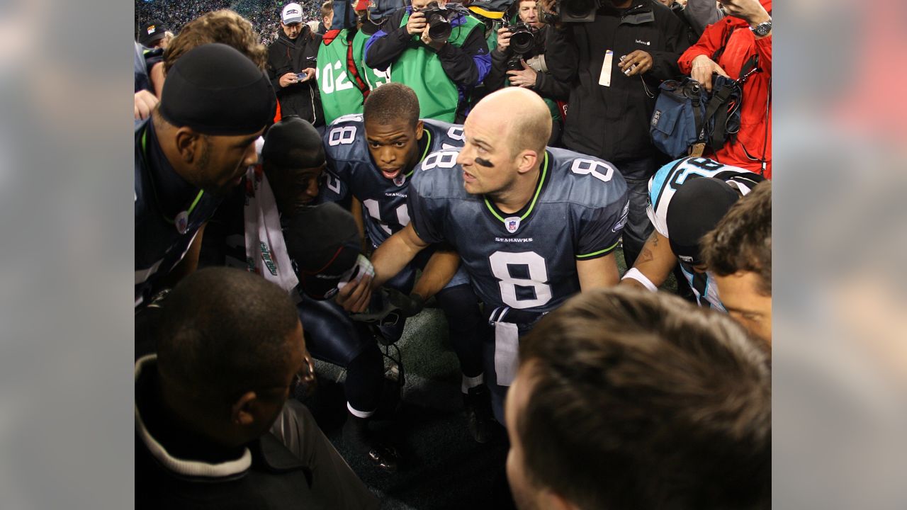 Former coach Mike Holmgren and quarterback Matt Hasselbeck will join  Seahawks' Ring of Honor this season