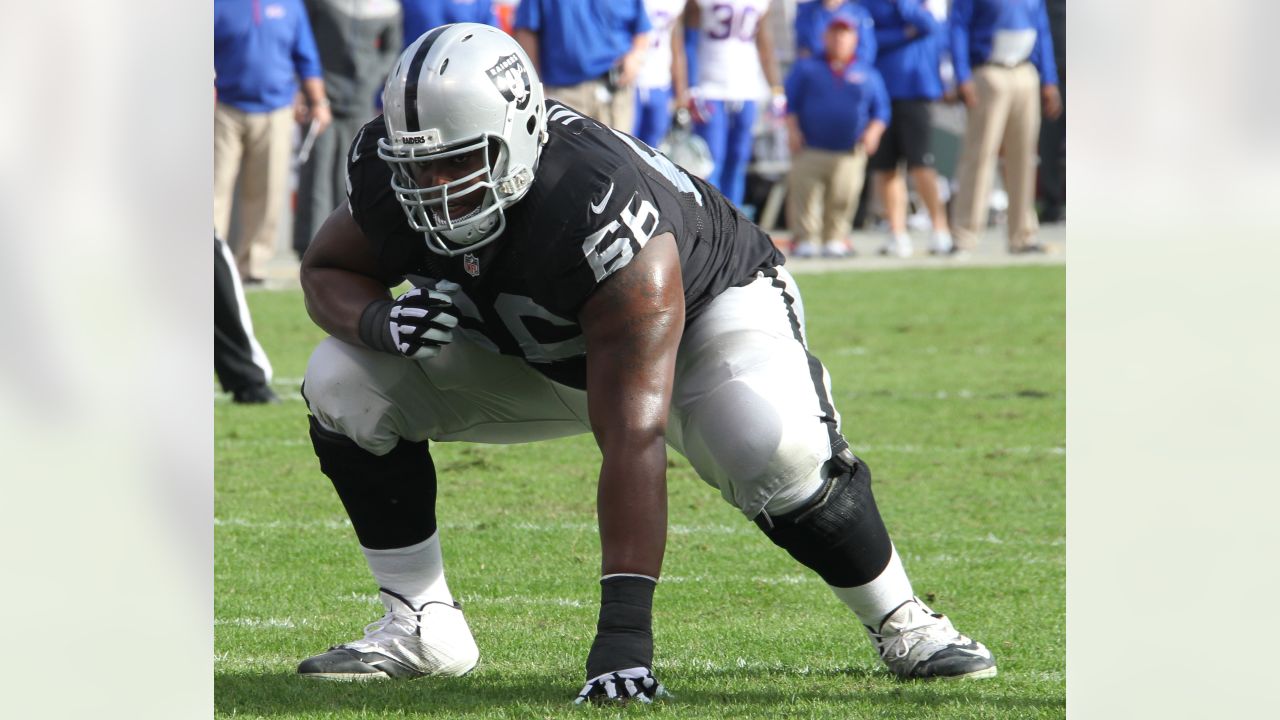 Seahawks trade fifth-round pick to Raiders for right guard Gabe Jackson