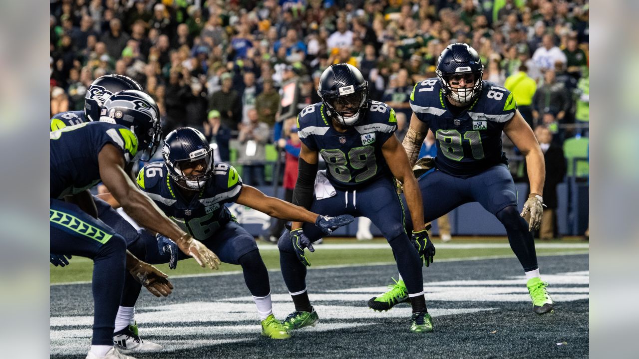 Thursday Round-Up: Seahawks Announce New FieldTurf at CenturyLink Field