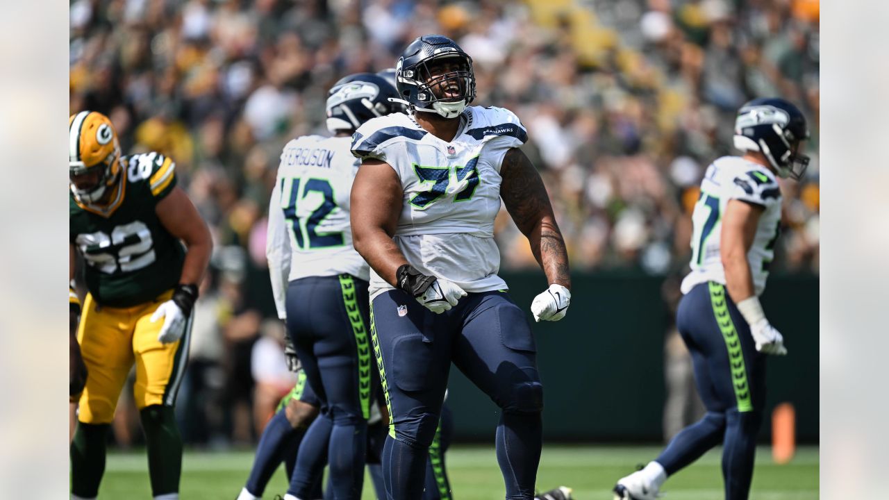 Seattle Seahawks WATCH: Drew Lock Finds Jake Bobo for TD vs. Green Bay  Packers - Sports Illustrated Seattle Seahawks News, Analysis and More