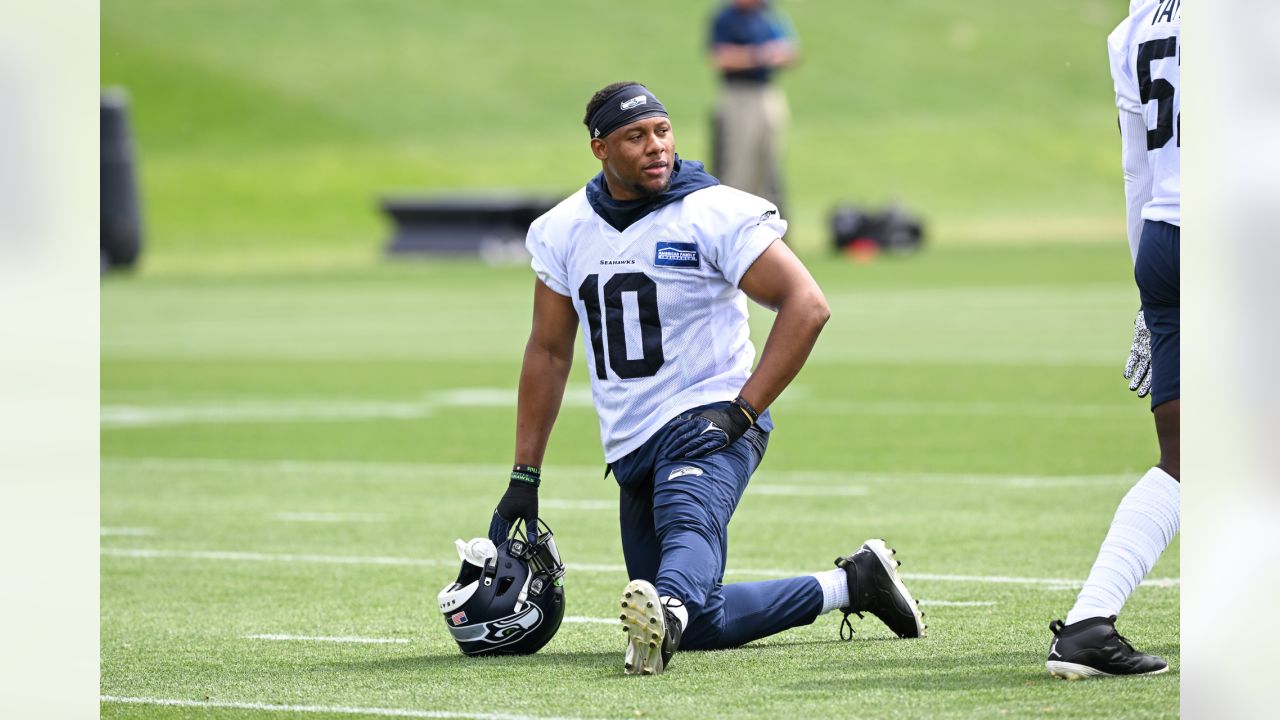 PHOTOS: Seahawks Gear Up For Day 2 Of Minicamp