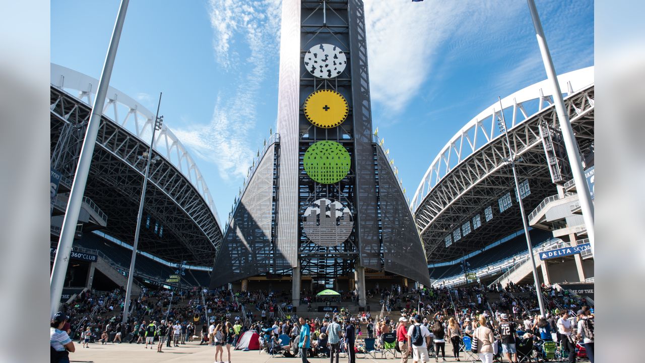 We are 12' - Seattle Seahawks' stadium provides thunderous home field  advantage - The Walking Tourists