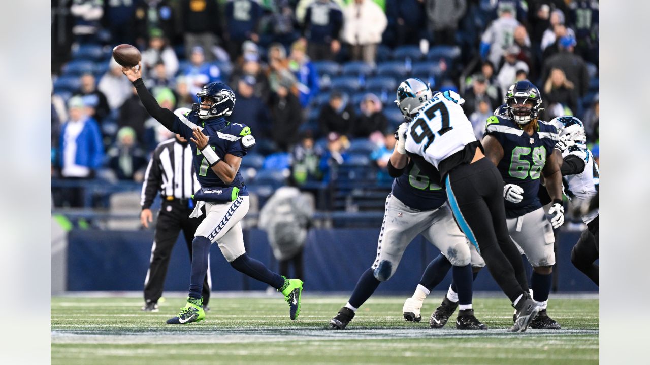 Seahawks vs. Panthers TV schedule: Start time, TV channel, live stream,  odds for Week 14 - Field Gulls