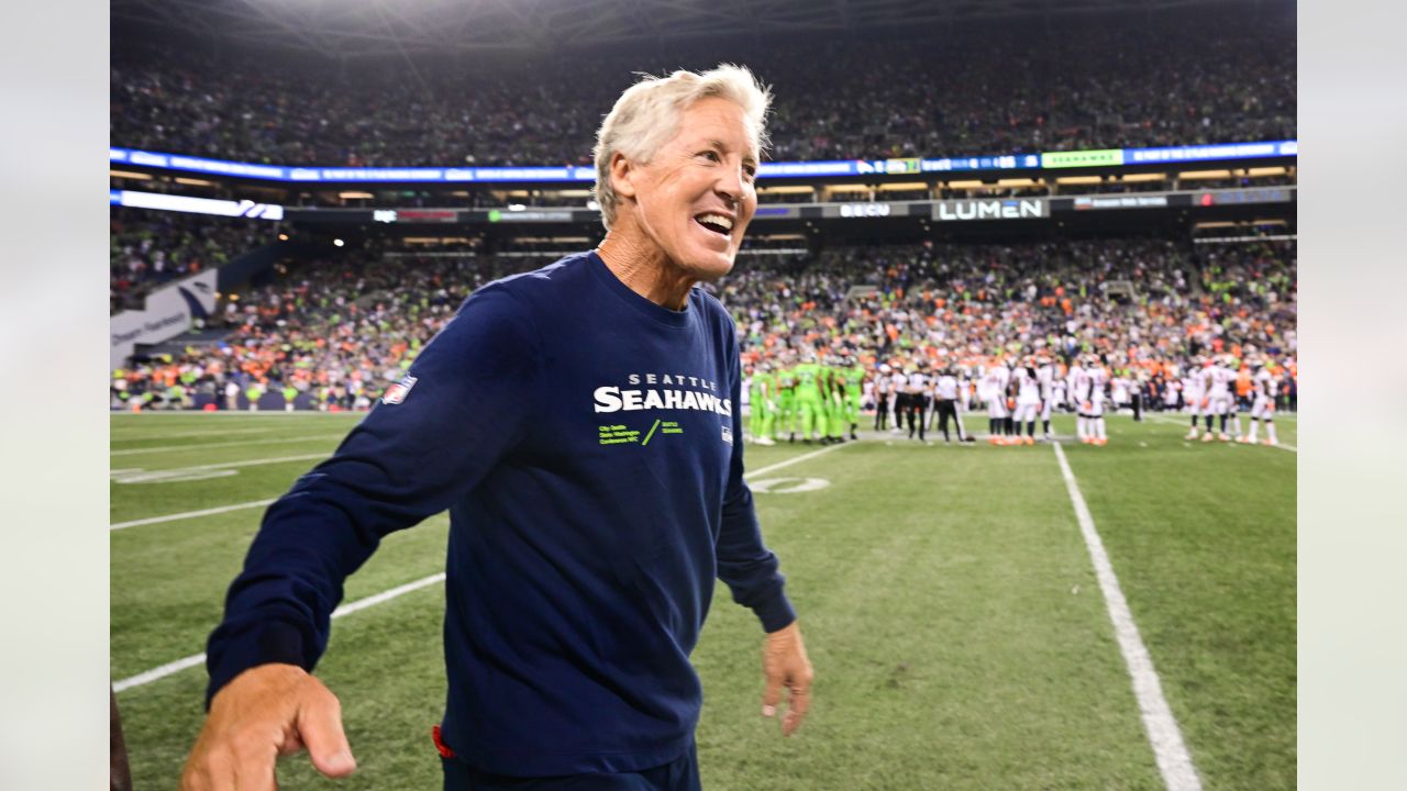 PHOTOS: Seahawks vs. Broncos on Sept. 12, 2022 – KIRO 7 News Seattle