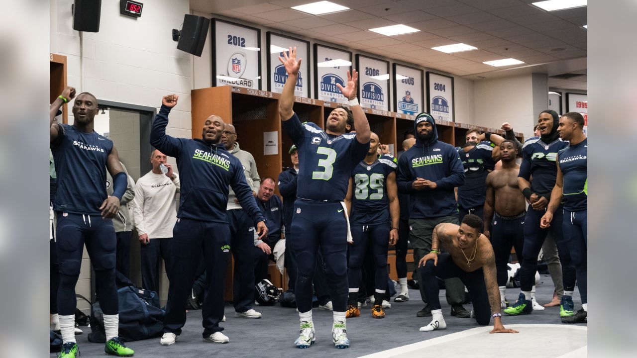 Charitybuzz: Ultimate Seattle Seahawks Package for 4: Pre-Game 12 Flag  Raising Experience, 4 Club Level Tickets and Post-Game Mid-Field Photo on December  15 or 24 at CenturyLink Field