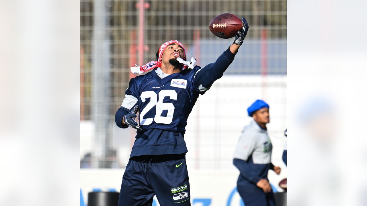 Seattle Seahawks safety Ryan Neal (26) poses for photos with FC Bayern  Munich players on Friday, Nov. 11, 2022 in Munich, Germany. (Gary  McCullough/AP Images for NFL Stock Photo - Alamy