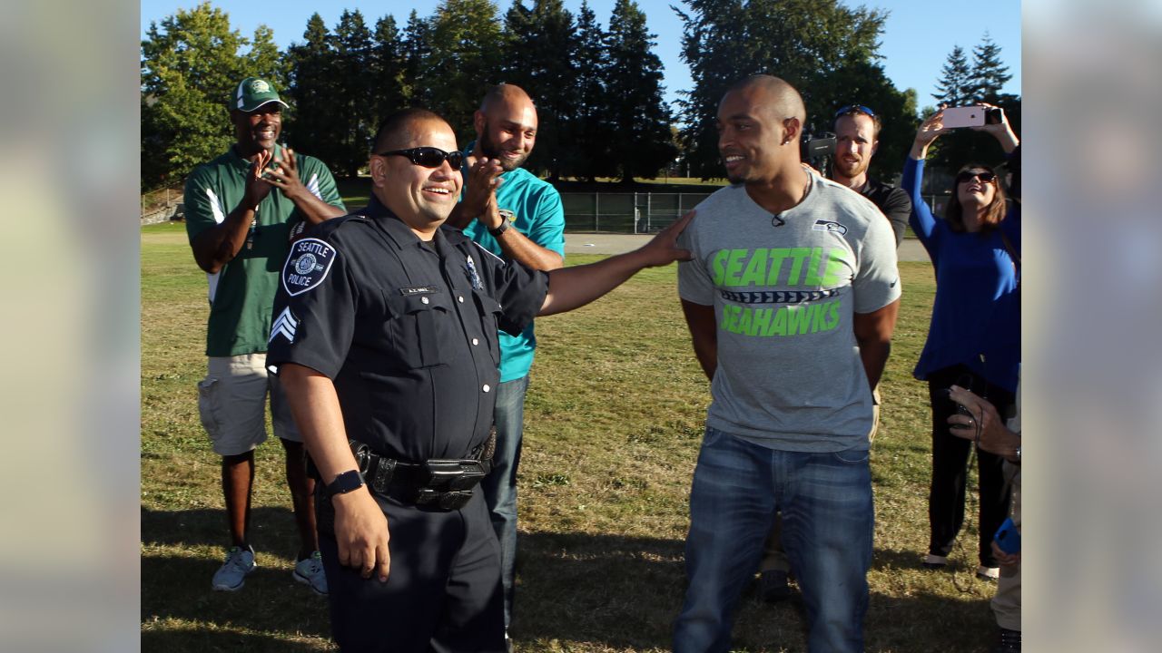 Seahawks' Doug Baldwin, son of a cop, 'demanded' state attorneys general  review policing policies