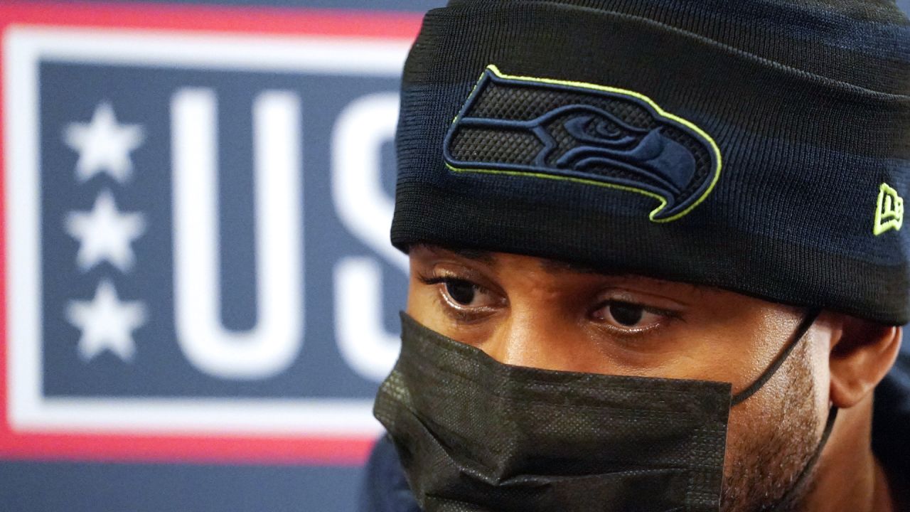 Seattle Seahawks LB Bobby Wagner Surprises Local Military Family as Delta  Community Captain • USO Northwest