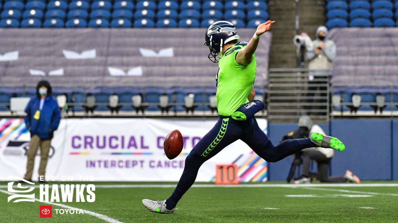 Where's my Seattle peeps at?? Guess who's in town to play with  @bluethunderdrumline at tomorrow's @seahawks game?? This guy!