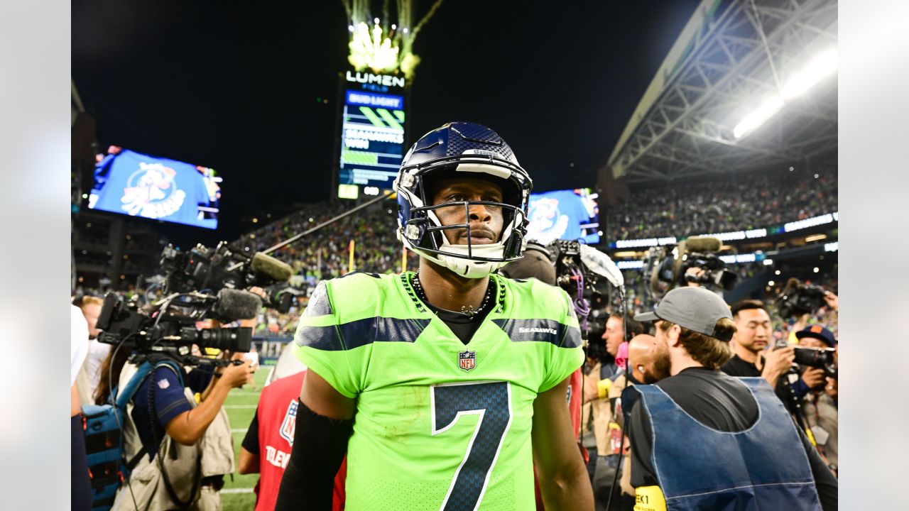 PHOTOS: Seahawks vs. Broncos on Sept. 12, 2022 – KIRO 7 News Seattle