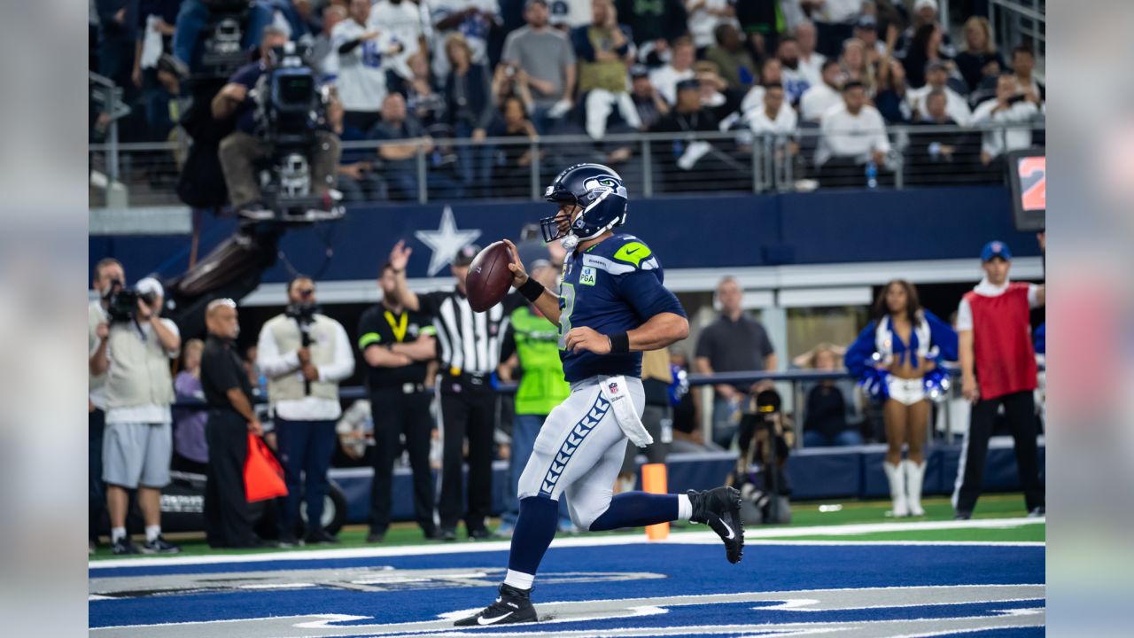 Cowboys Outlast the Seahawks in a Hard-Fought Wild-Card Playoff