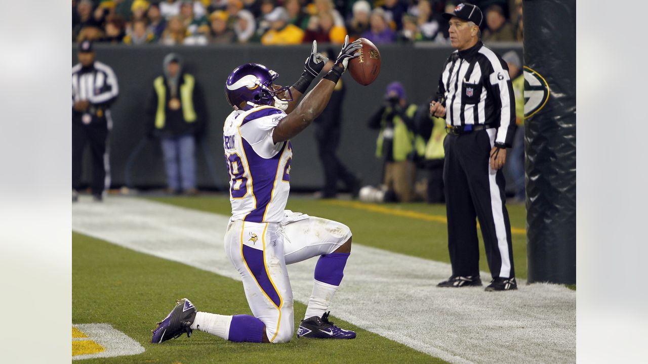 Instant Lookback: Adrian Peterson Gets First Start, First Touchdown for  Seattle