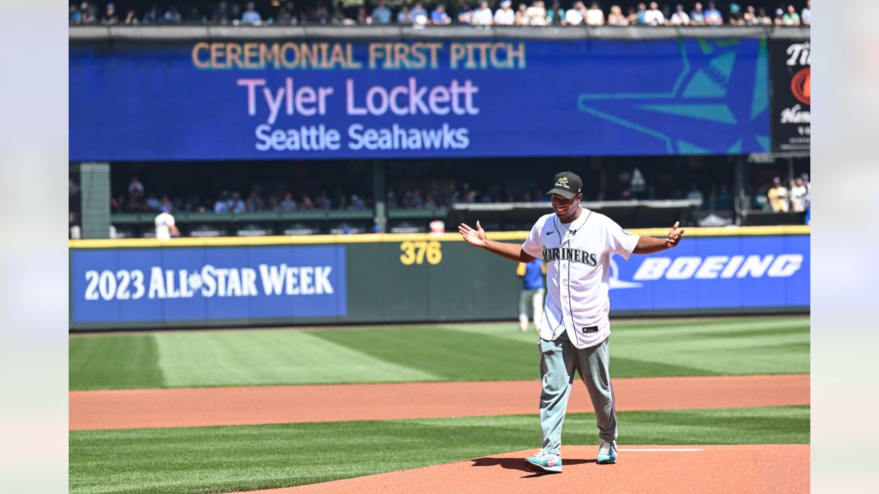 Seattle Seahawks on X: Another @Mariners first pitch featuring @_