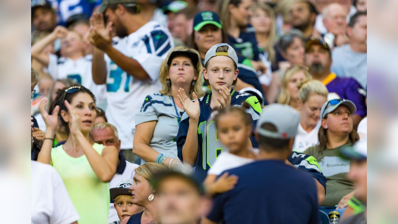 Seahawks Trying to Find Sweet Spot for Crowd Noise at CenturyLink Field -  Sports Illustrated Seattle Seahawks News, Analysis and More