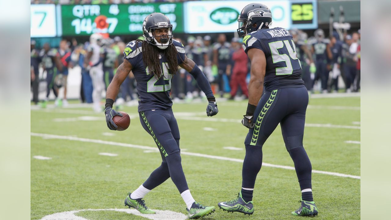 Seattle Seahawks cornerback Richard Sherman (25) intercepts the