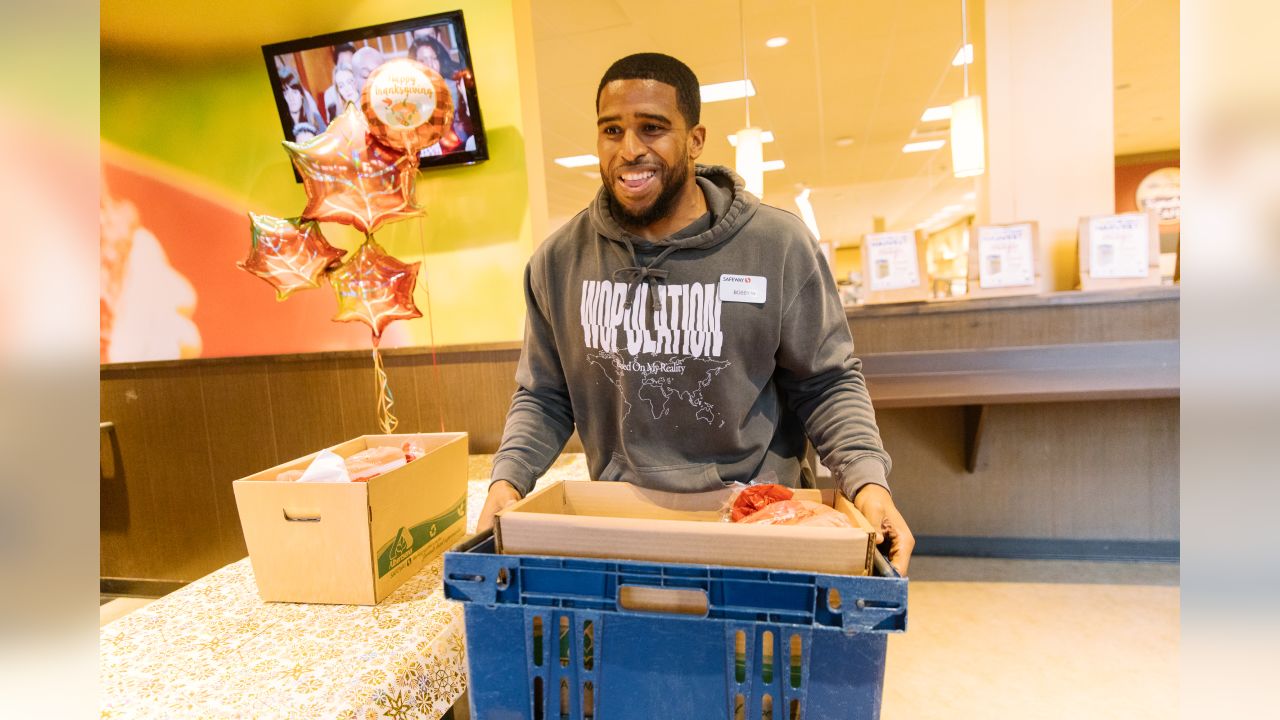 It's free! Paying everyone's bills at Safeway was one good deed Bobby  Wagner couldn't keep quiet