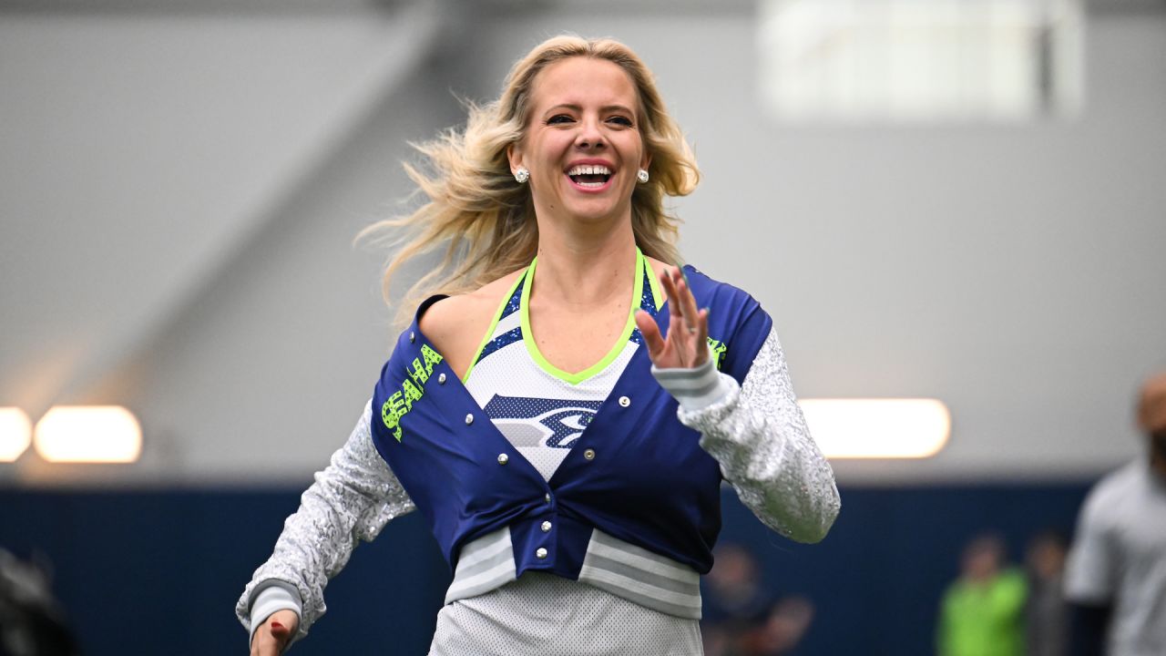 Jackie & Victoria participate in the Seahawks Media & Influencer Combine, Seattle  Seahawks, skill, Put our skills to the test at last week's Seahawks Media  & Influencer combine 