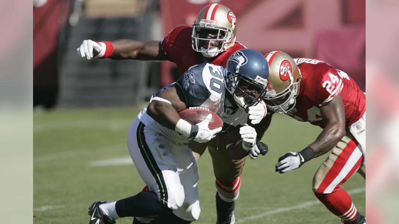 Seattle Seahawks running back Kenneth Walker III (9) warms up before an NFL  football game against the San Francisco 49ers, Sunday, Sept. 18, 2022 in  Santa Clara, Calif. (AP Photo/Lachlan Cunningham Stock