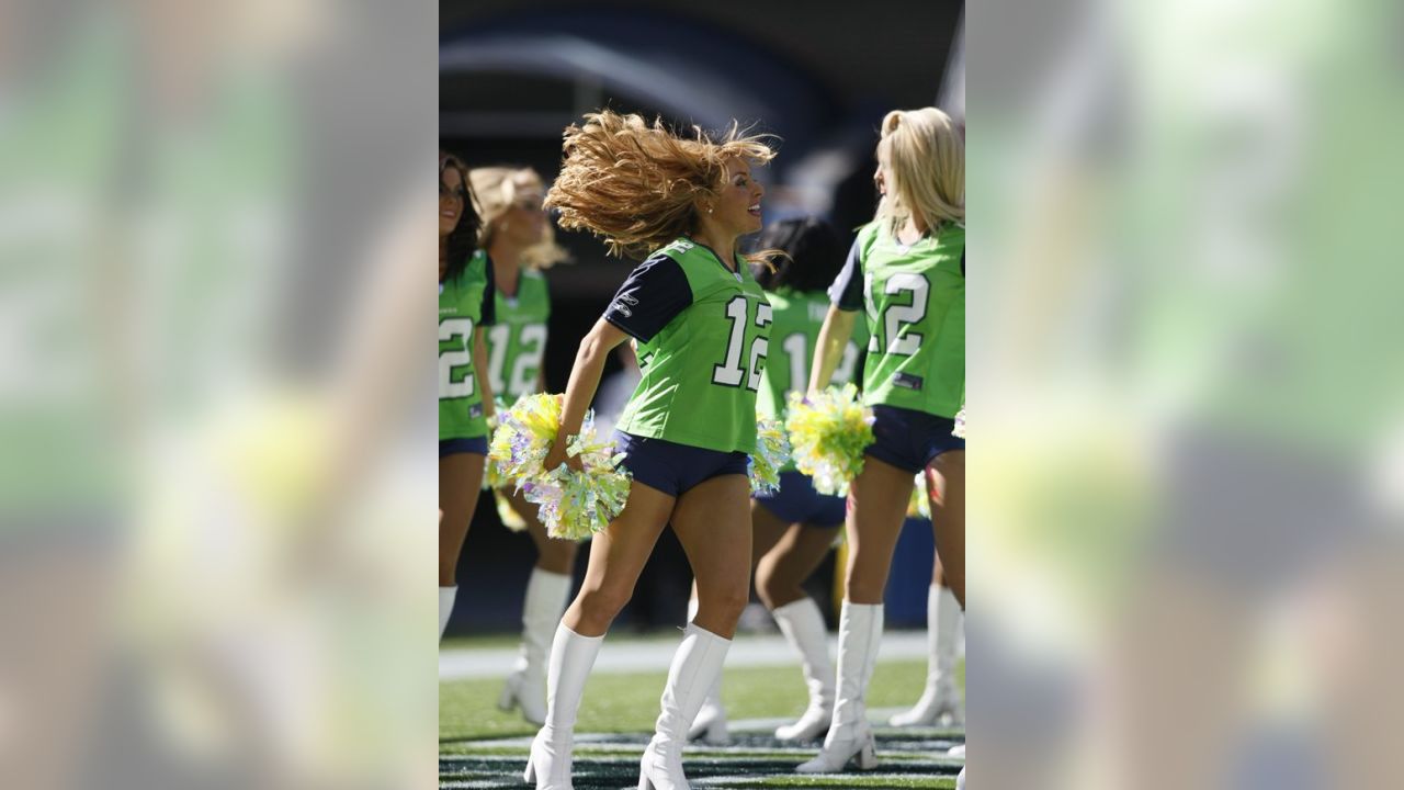 Seattle Seahawks Sea Gals cheerleader during preseason game against News  Photo - Getty Images