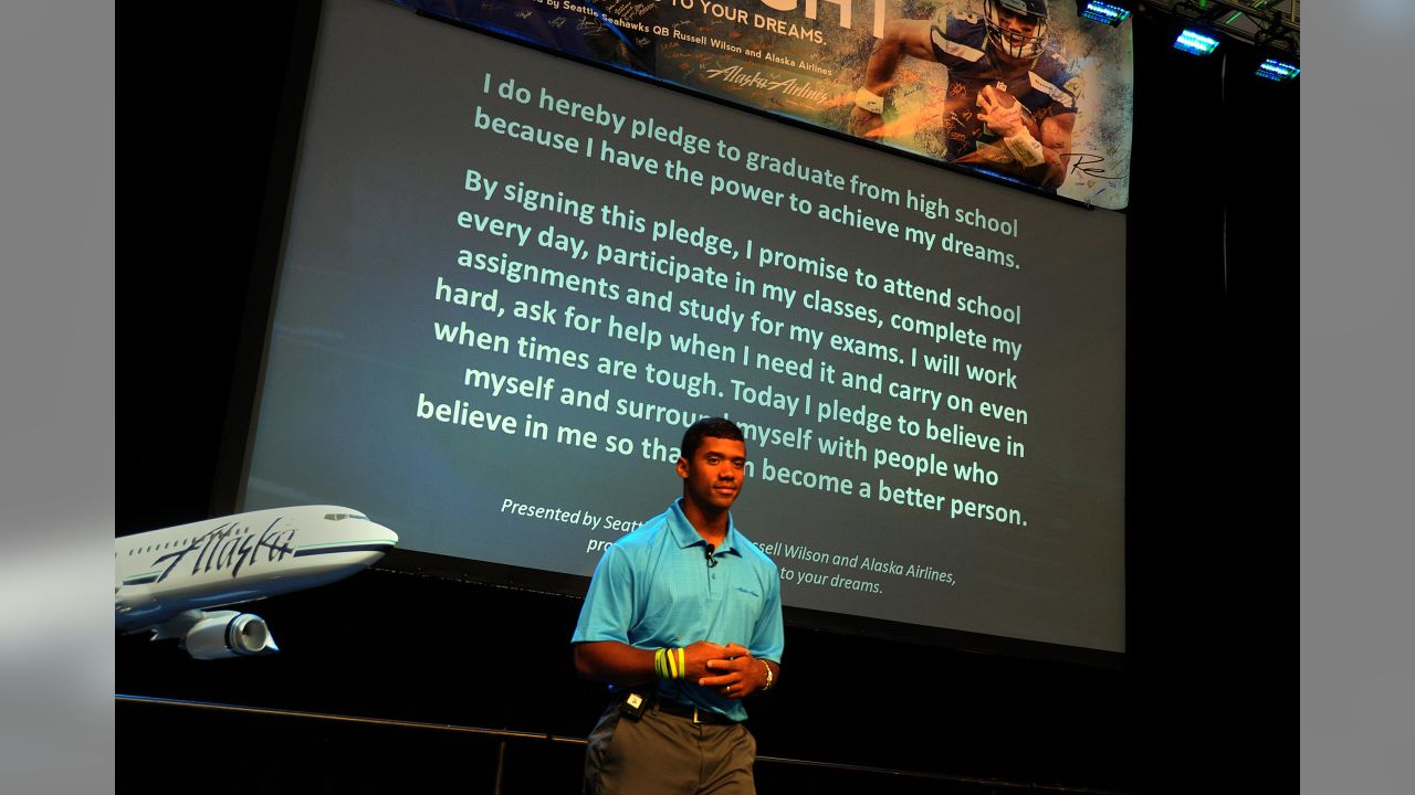 Photo Gallery - Russell Wilson & Alaska Airlines Team Up To Inspire Youth