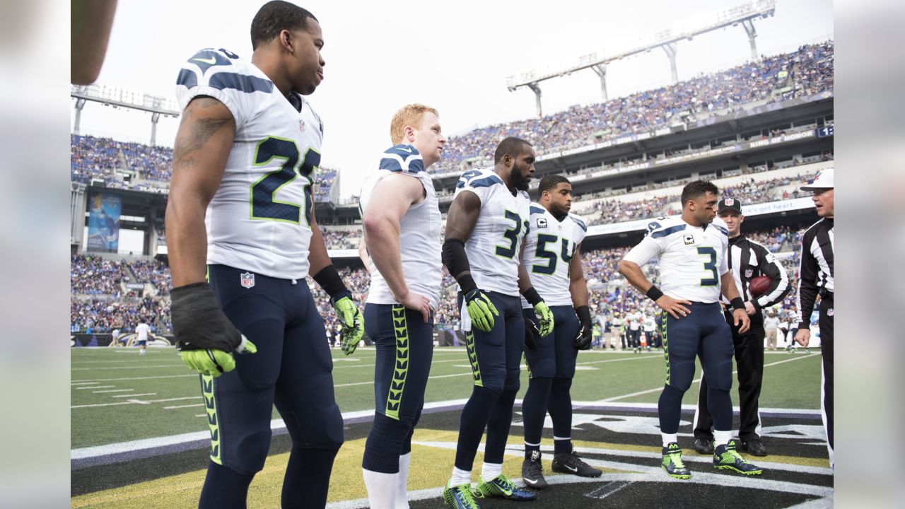 12s celebrate playoff-bound Seahawks after winning at Lumen Field Sunday