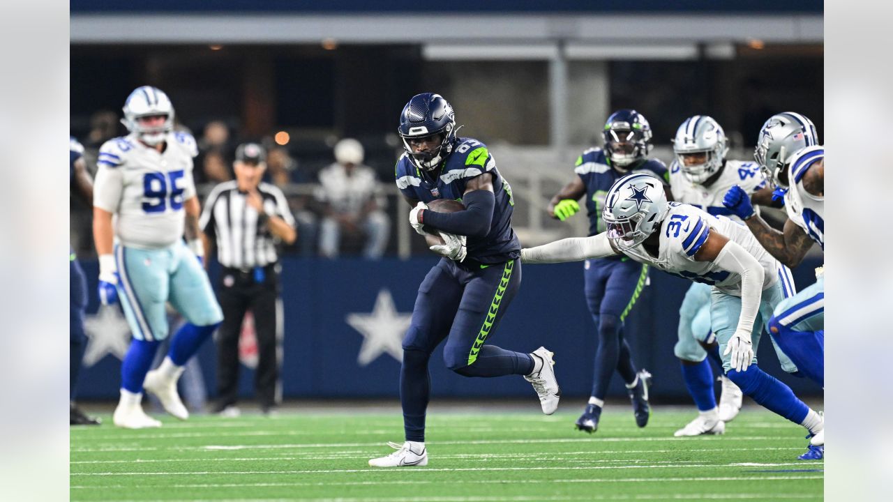 5,250 Dallas Cowboys V Seattle Seahawks Photos & High Res Pictures