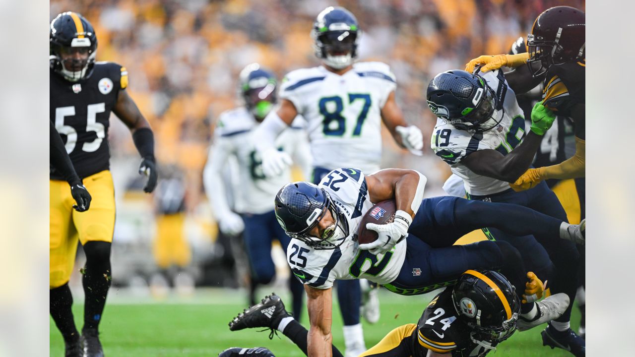 Final Score: Steelers QBs shine in 32-25 win over Seattle - Behind