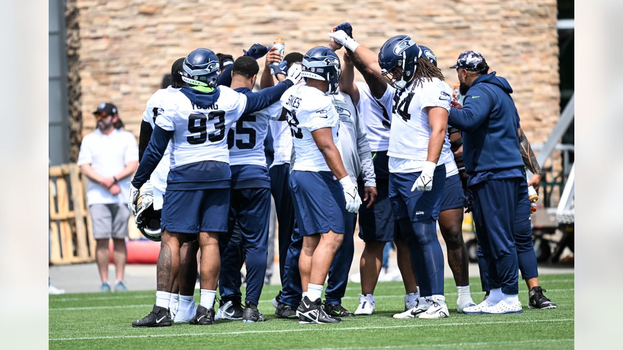 PHOTOS: Seahawks Gear Up For Day 2 Of Minicamp