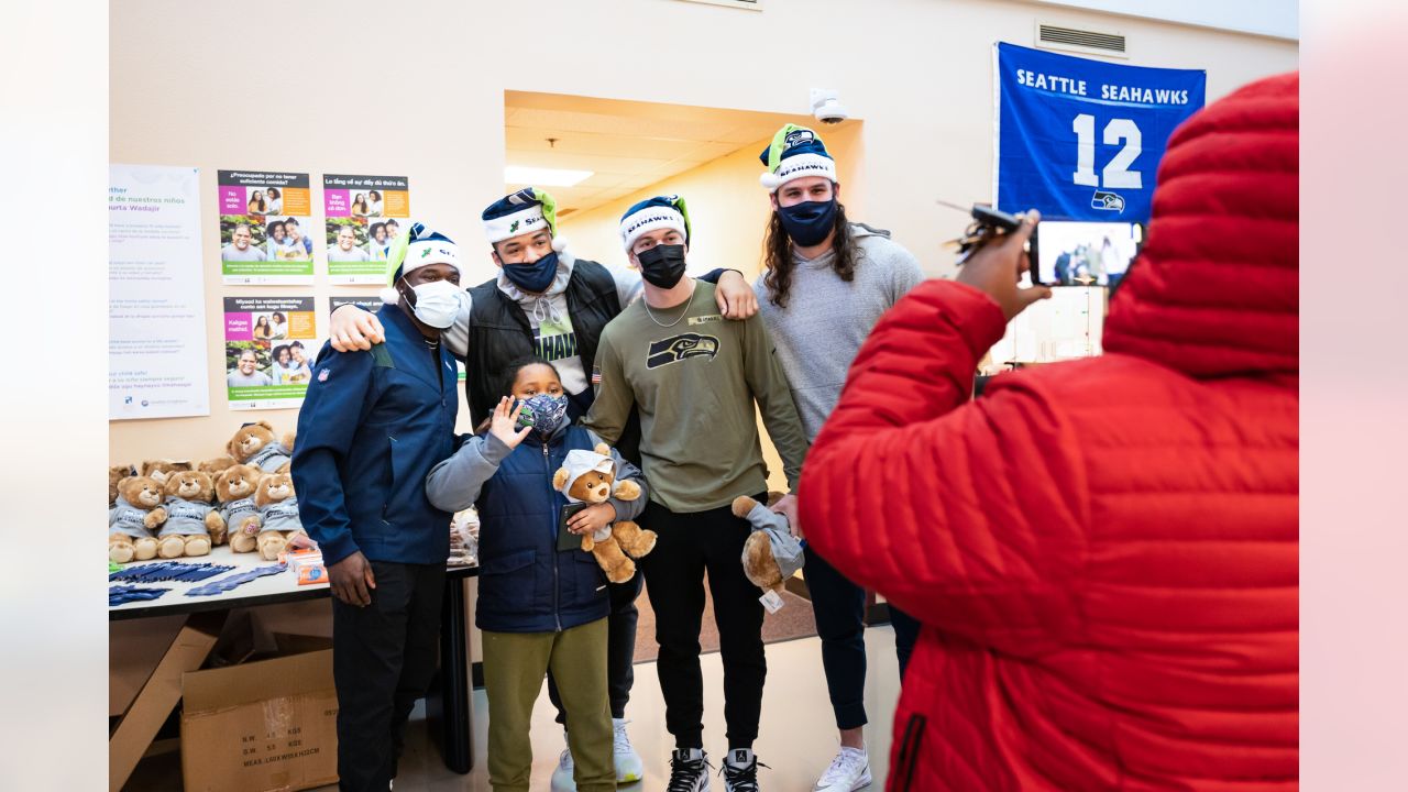 PHOTOS: Seahawks Spread Holiday Cheer At Odessa Brown Children's