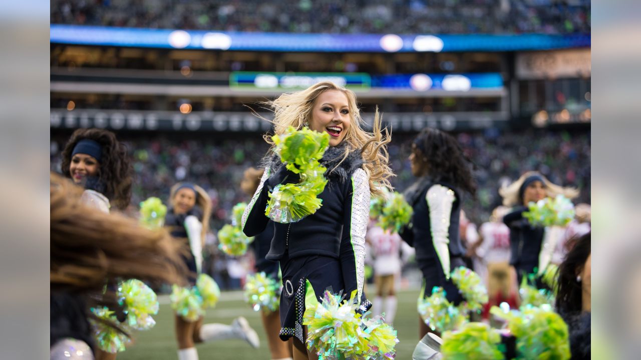 Photos: Seahawks, Sea Gals and fans go Action Green for Color Rush Game