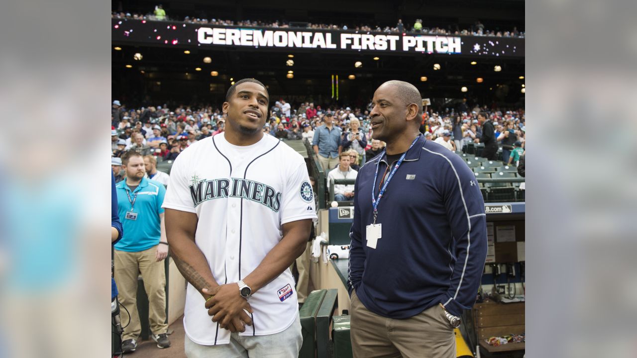 PHOTOS: Bobby Wagner Throws Out Ceremonial First Pitch At Mariners