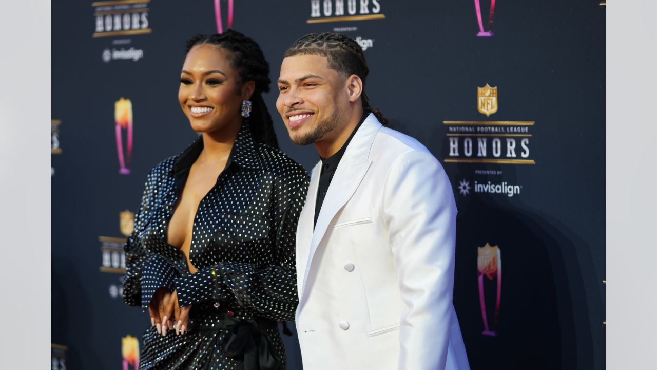PHOTOS: Star Arrive On Red Carpet For 2022 NFL Honors Red Carpet