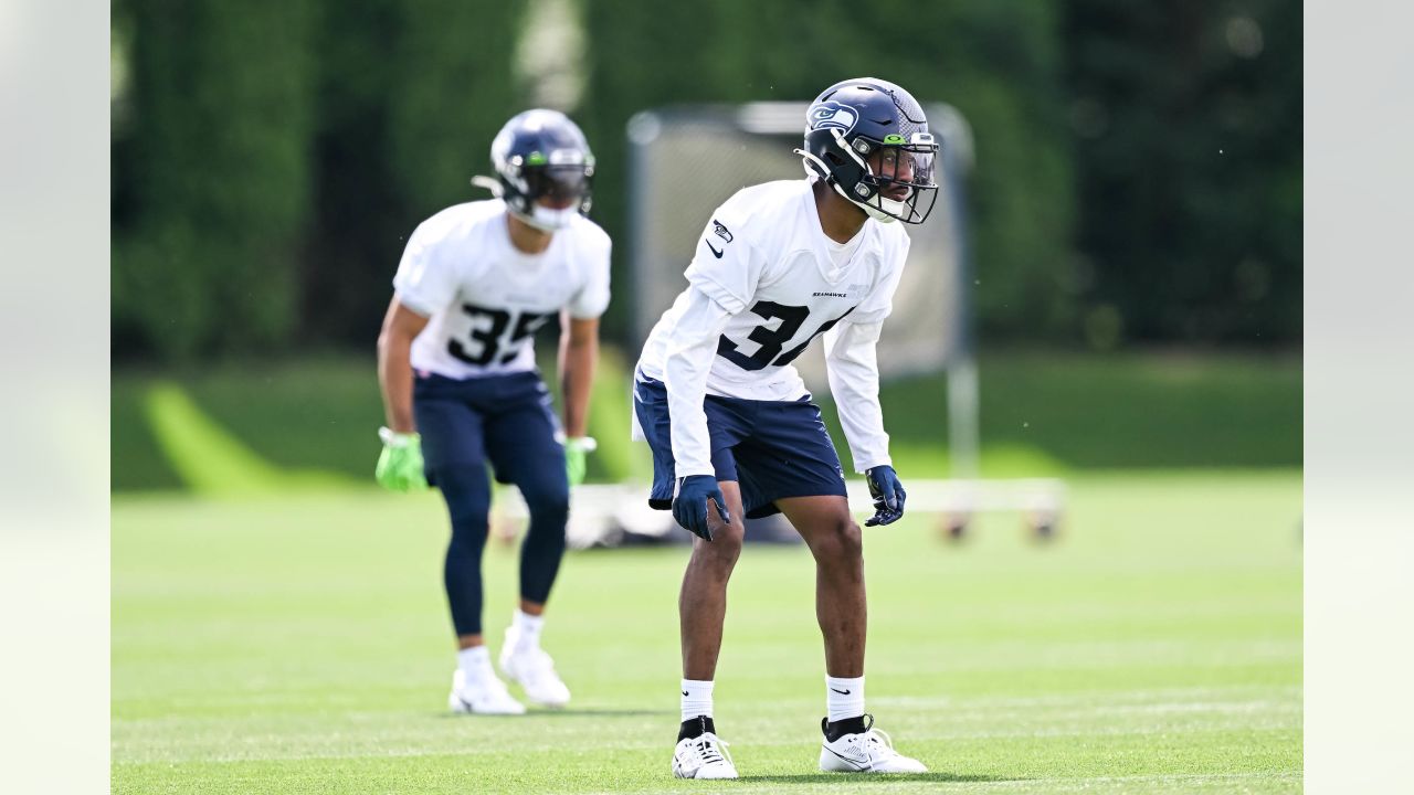 PHOTOS: Seahawks Gear Up For Day 2 Of Minicamp