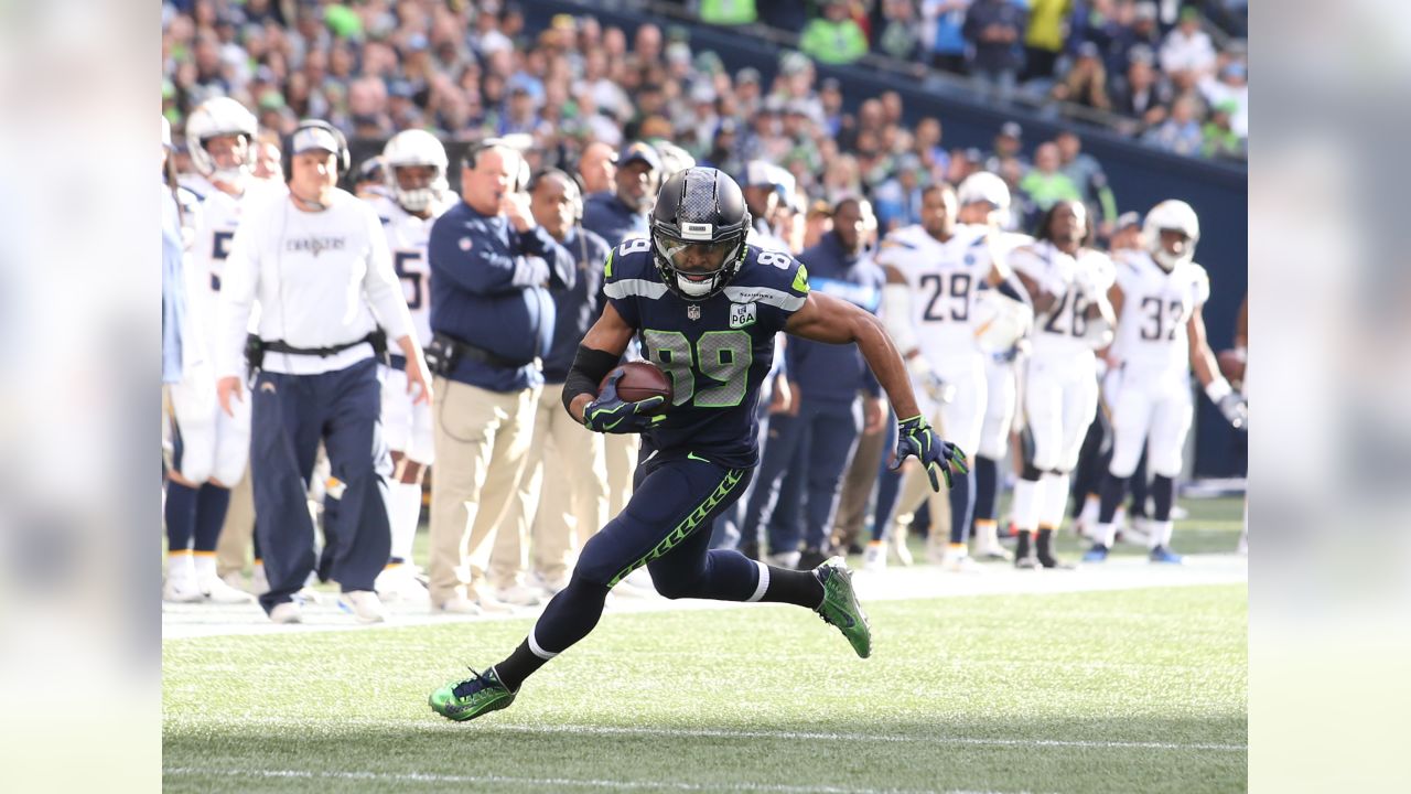 Late comeback, botched FG give Seahawks 10-9 win