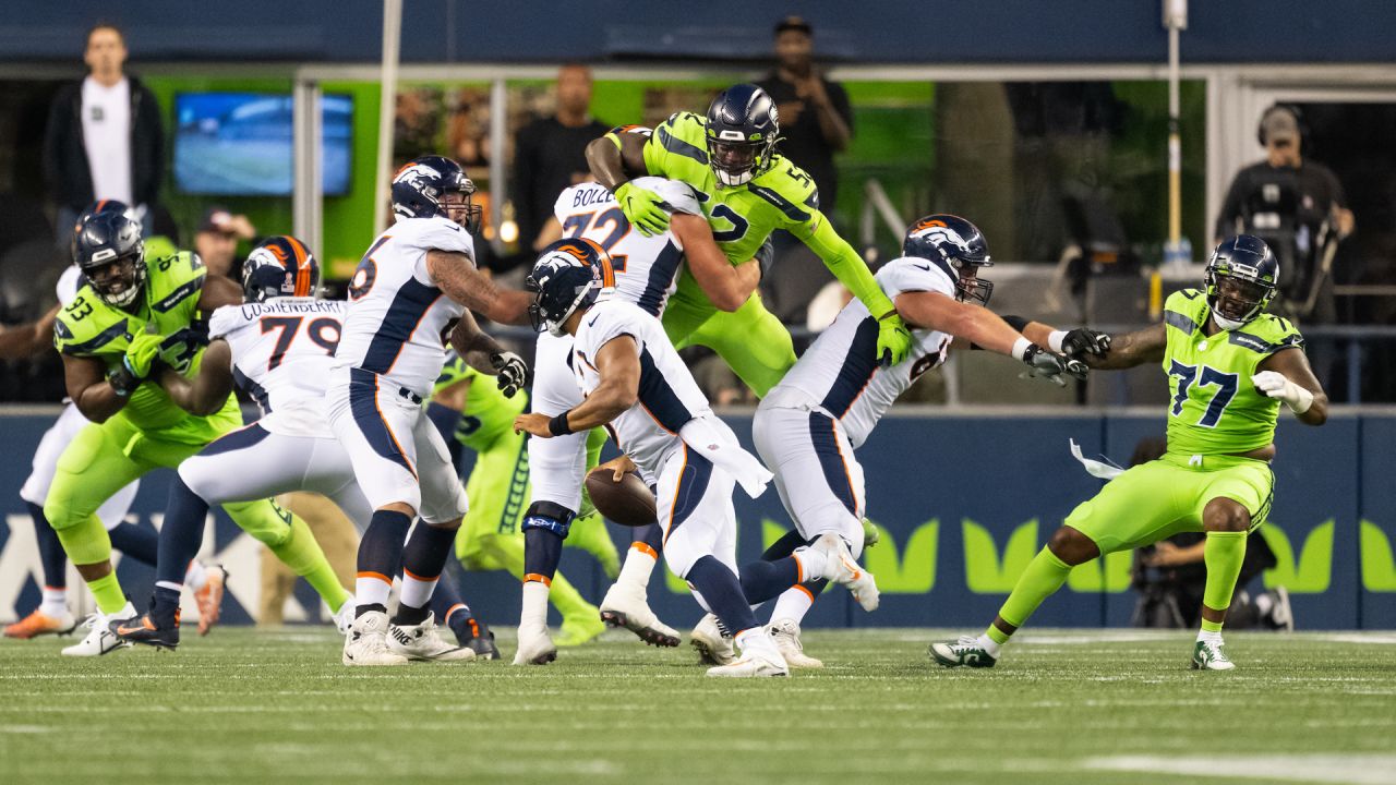 Seattle Seahawks long snapper Carson Tinker (46) throws the ball before an  NFL football game against the Los Angeles Chargers, Sunday, Oct. 23, 2022,  in Inglewood, Calif. (AP Photo/Kyusung Gong Stock Photo - Alamy